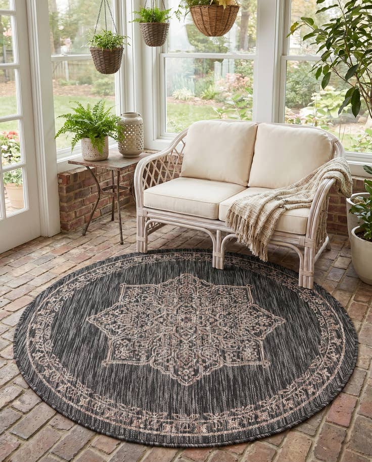 Detail image of 4' x 4' Easy-Clean Traditional Indoor / Outdoor Round Rug