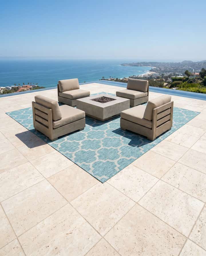 7' 10 x 7' 10 Easy-Clean Lattice Indoor / Outdoor Square Rug