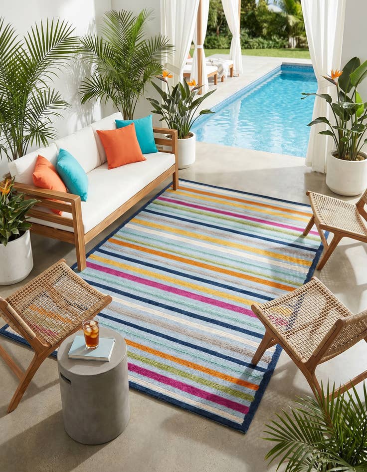 Detail image of 5' 3 x 8' Easy-Clean Aruba Indoor / Outdoor Rug