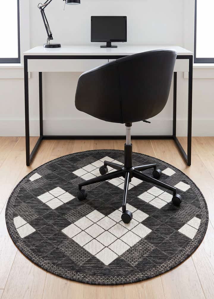3' 1 x 3' 1 Easy-Clean Modern Indoor / Outdoor Round Rug