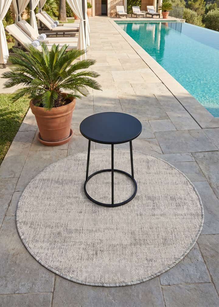 3' x 3' Easy-Clean Modern Indoor / Outdoor Round Rug