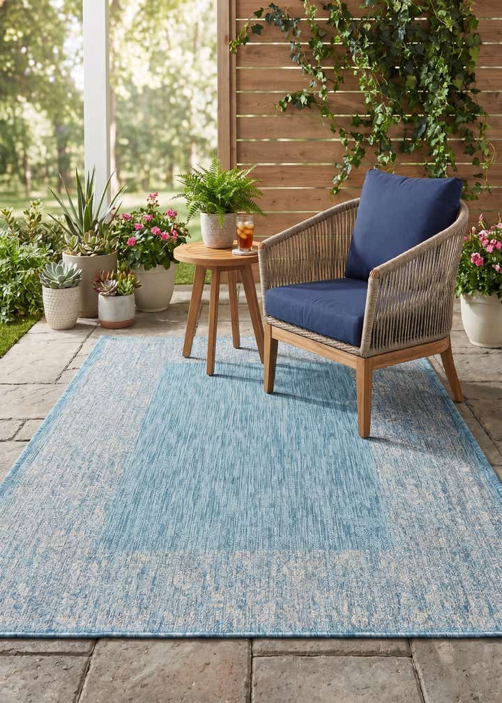 4' x 6' Easy-Clean Border Indoor / Outdoor Rug
