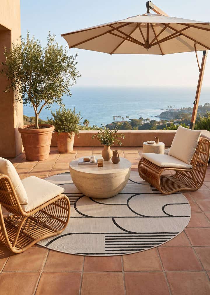 6' x 6' Easy-Clean Modern Indoor / Outdoor Round Rug