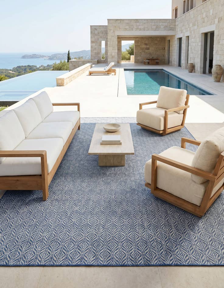 Detail image of 9' x 12' Easy-Clean Trellis Indoor / Outdoor Rug