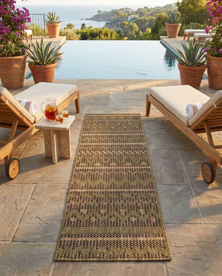 2' x 6' Easy-Clean Modern Indoor / Outdoor Runner Rug