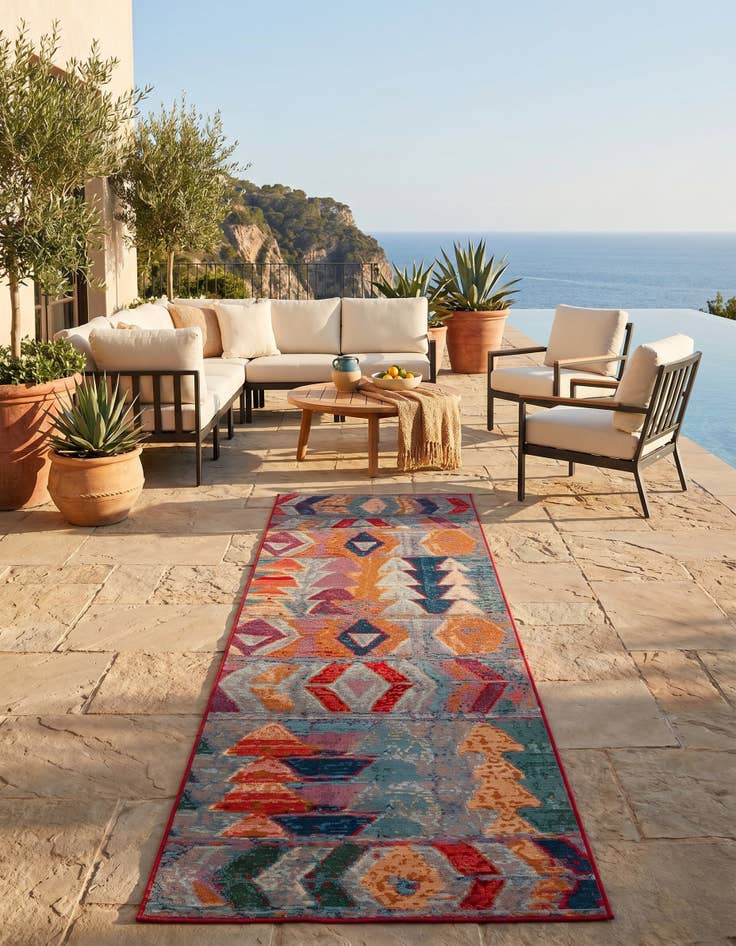 Detail image of 2' 7 x 10' Easy-Clean Modern Indoor / Outdoor Runner Rug