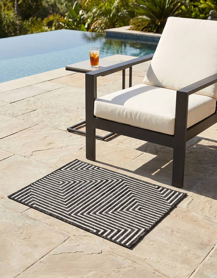 Detail image of 2' x 3' Easy-Clean Modern Indoor / Outdoor Rug