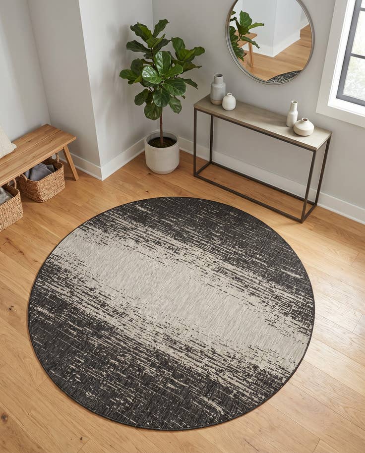 Detail image of 7' 10 x 7' 10 Easy-Clean Modern Indoor / Outdoor Round Rug