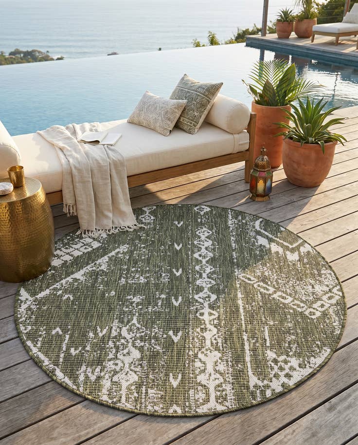 Detail image of 4' x 4' Easy-Clean Bohemian Indoor / Outdoor Round Rug