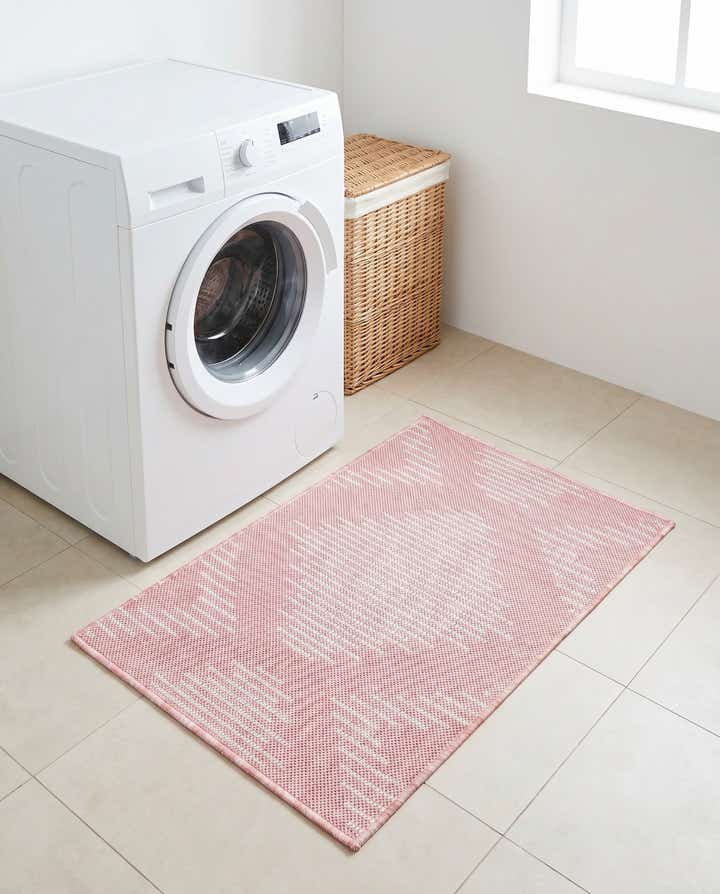 2' x 3' Easy-Clean Modern Indoor / Outdoor Rug