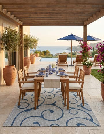 Gray Easy-Clean Botanical Indoor / Outdoor Rug