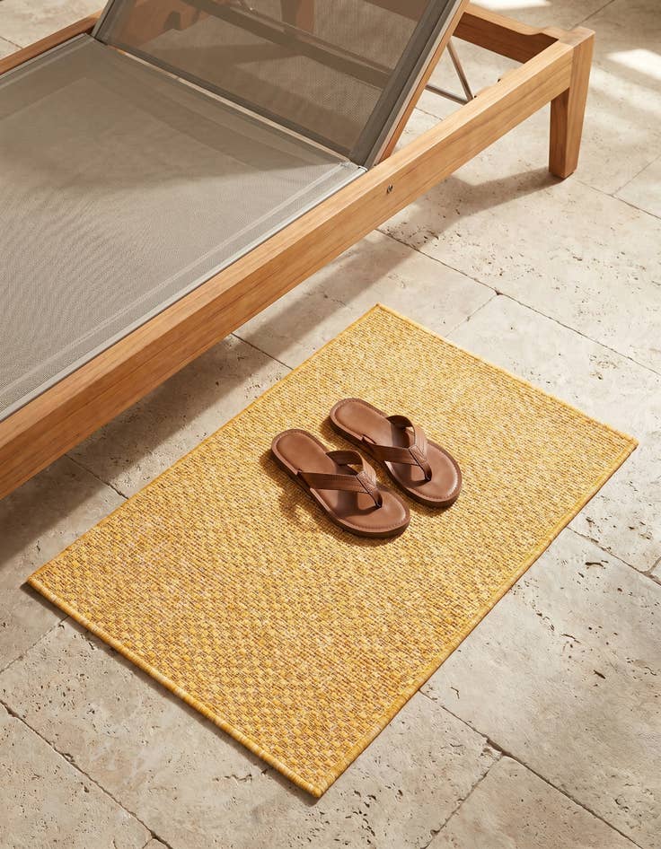 Detail image of 2' x 3' Easy-Clean Solid Indoor / Outdoor Rug