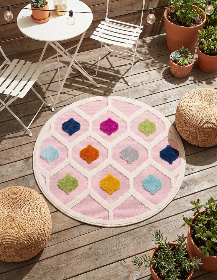 Detail image of 3' 3 x 3' 3 Easy-Clean Aruba Indoor / Outdoor Round Rug