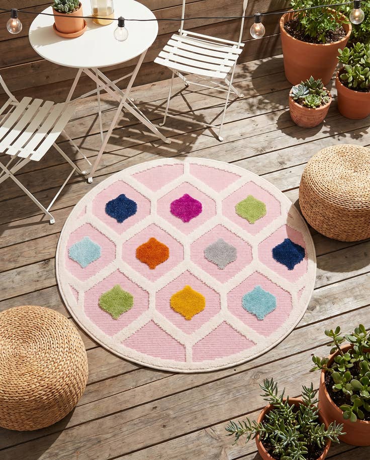 Detail image of 3' 3 x 3' 3 Easy-Clean Aruba Indoor / Outdoor Round Rug