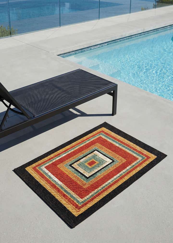 2' x 3' Easy-Clean Modern Indoor / Outdoor Rug