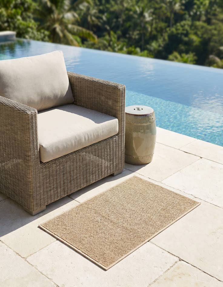 Detail image of 2' x 3' 1 Easy-Clean Solid Indoor / Outdoor Rug