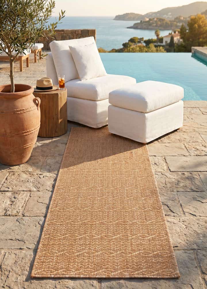2' 2 x 6' Easy-Clean Modern Indoor / Outdoor Runner Rug