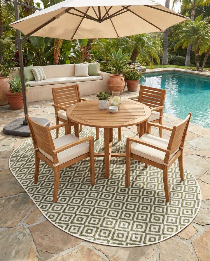 5' 3 x 8' Easy-Clean Jill Zarin Costa Rica Indoor / Outdoor Oval Rug
