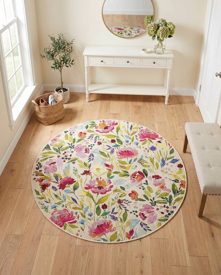 Detail image of 4' x 4' Easy-Clean Botanical Indoor / Outdoor Round Rug