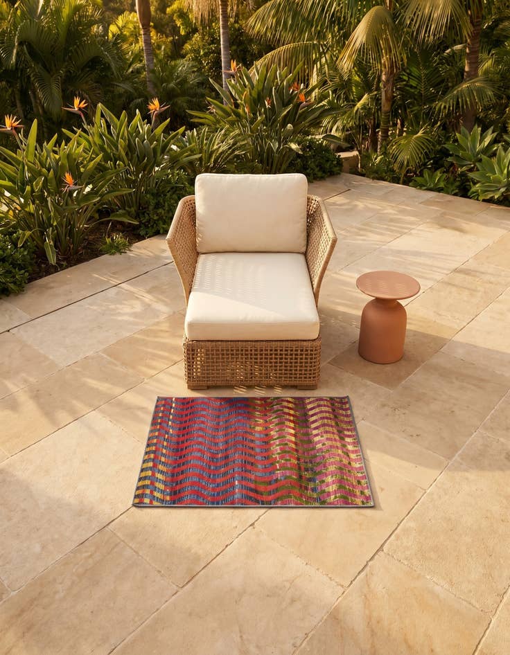 Detail image of 2' 2 x 3' Easy-Clean Modern Indoor / Outdoor Rug