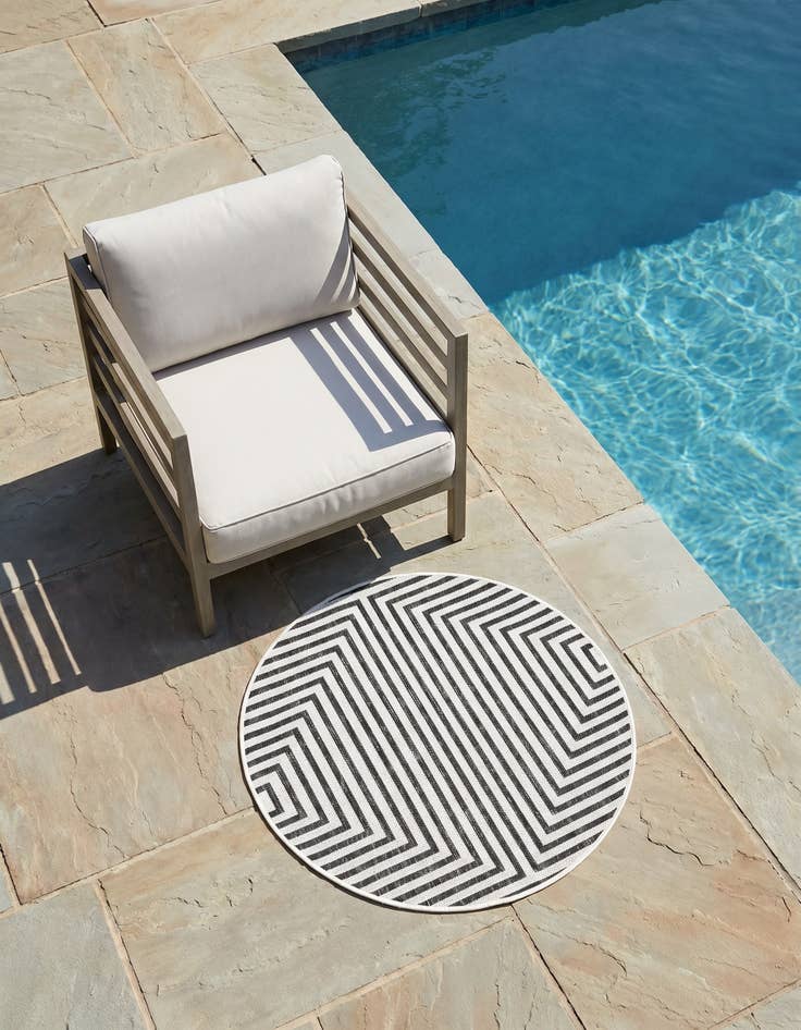 Detail image of 3' x 3' Easy-Clean Modern Indoor / Outdoor Round Rug