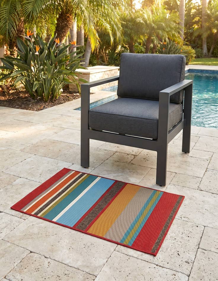 Detail image of 2' x 3' Easy-Clean Modern Indoor / Outdoor Rug