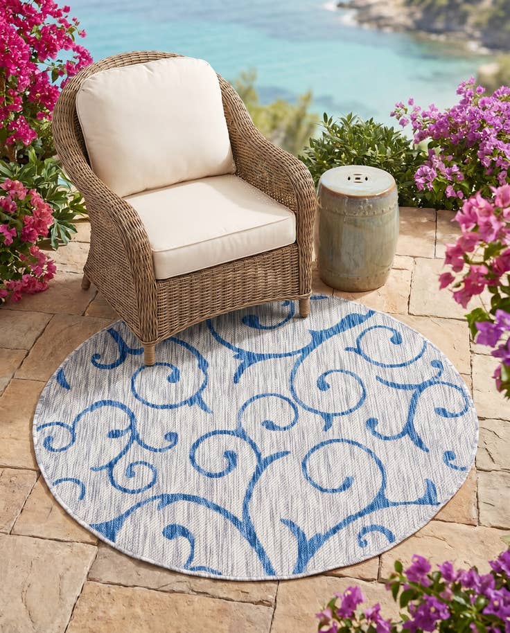 Detail image of 4' x 4' Easy-Clean Botanical Indoor / Outdoor Round Rug