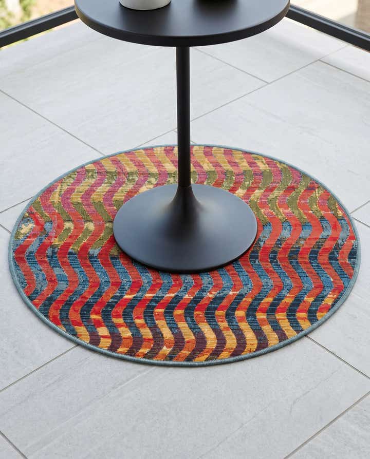 2' 7 x 2' 7 Easy-Clean Modern Indoor / Outdoor Round Rug