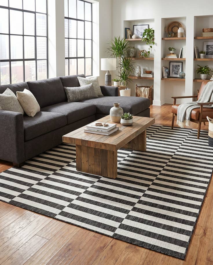 Detail image of 7' x 10' Easy-Clean Striped Indoor / Outdoor Rug