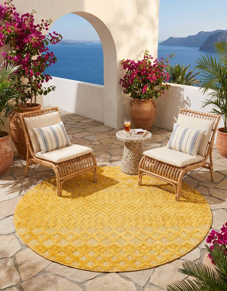 Detail image of 5' 3 x 5' 3 Easy-Clean Trellis Textured Indoor / Outdoor Round Rug