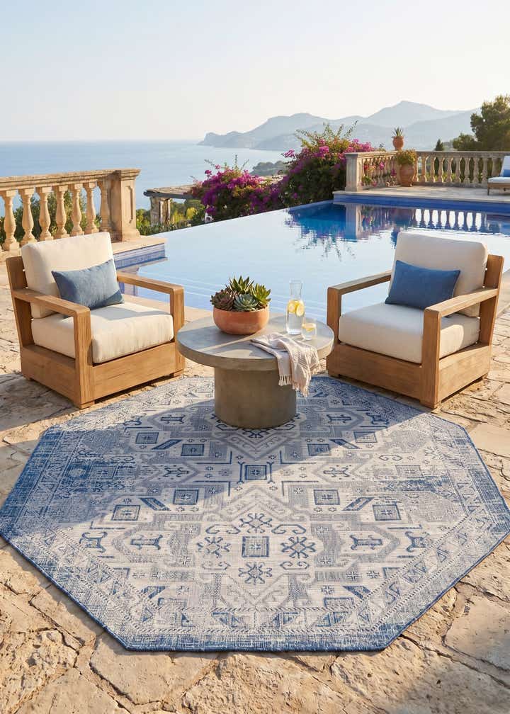 7' 10 x 7' 10 Easy-Clean Aztec Indoor / Outdoor Octagon Rug