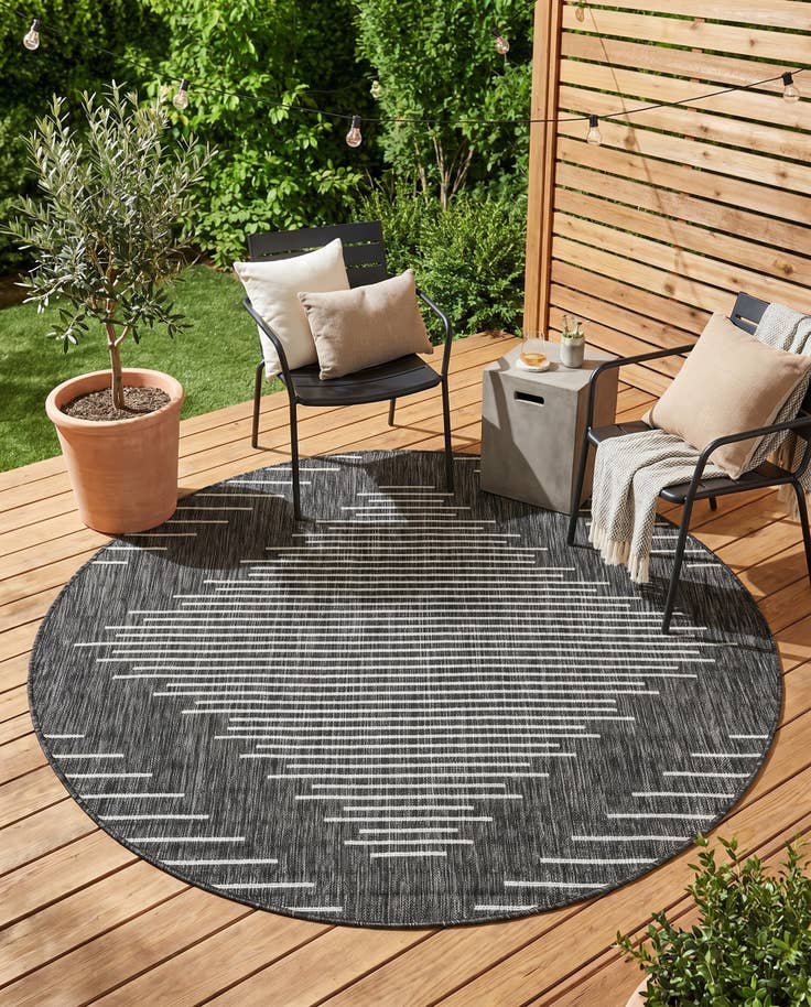 Detail image of 5' 3 x 5' 3 Easy-Clean Modern Indoor / Outdoor Round Rug