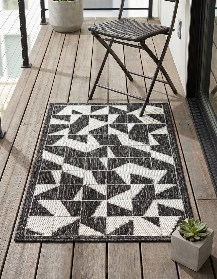 Detail image of 2' x 3' Easy-Clean Modern Indoor / Outdoor Rug