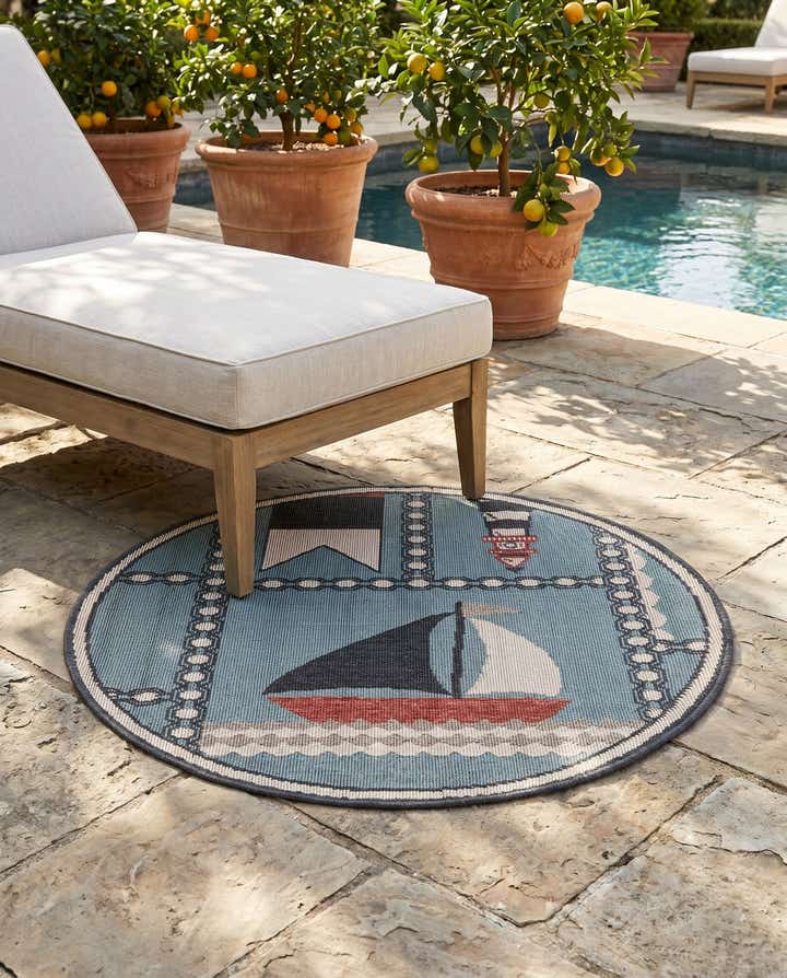 3' x 3' Easy-Clean Coastal Indoor / Outdoor Round Rug