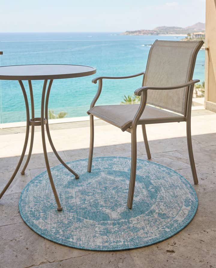 3' x 3' Easy-Clean Traditional Indoor / Outdoor Round Rug