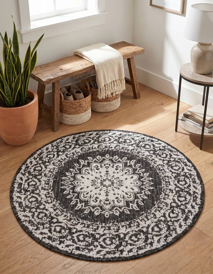 Detail image of 3' x 3' Easy-Clean Traditional Indoor / Outdoor Round Rug