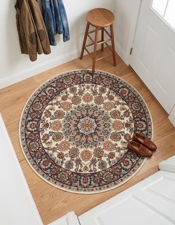 Ivory Easy-Clean Traditional Indoor / Outdoor Round Rug