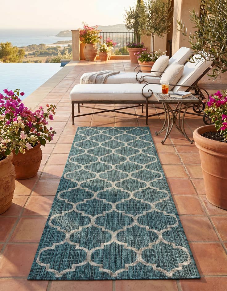 Detail image of 2' x 6' Easy-Clean Lattice Indoor / Outdoor Runner Rug