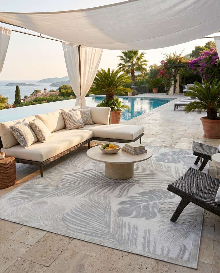 6' 4 x 9' Easy-Clean Botanical Indoor / Outdoor Rug