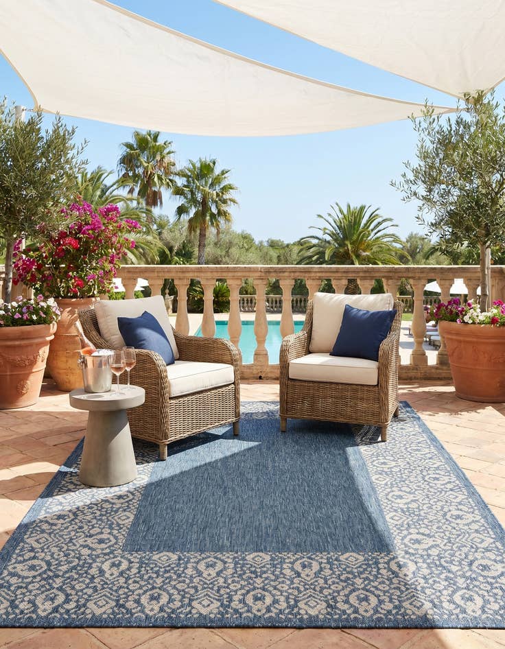 Detail image of 5' 3 x 7' Easy-Clean Border Indoor / Outdoor Rug