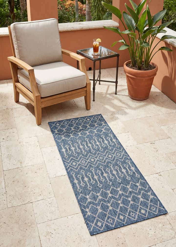 2' x 4' Easy-Clean Trellis Indoor / Outdoor Runner Rug