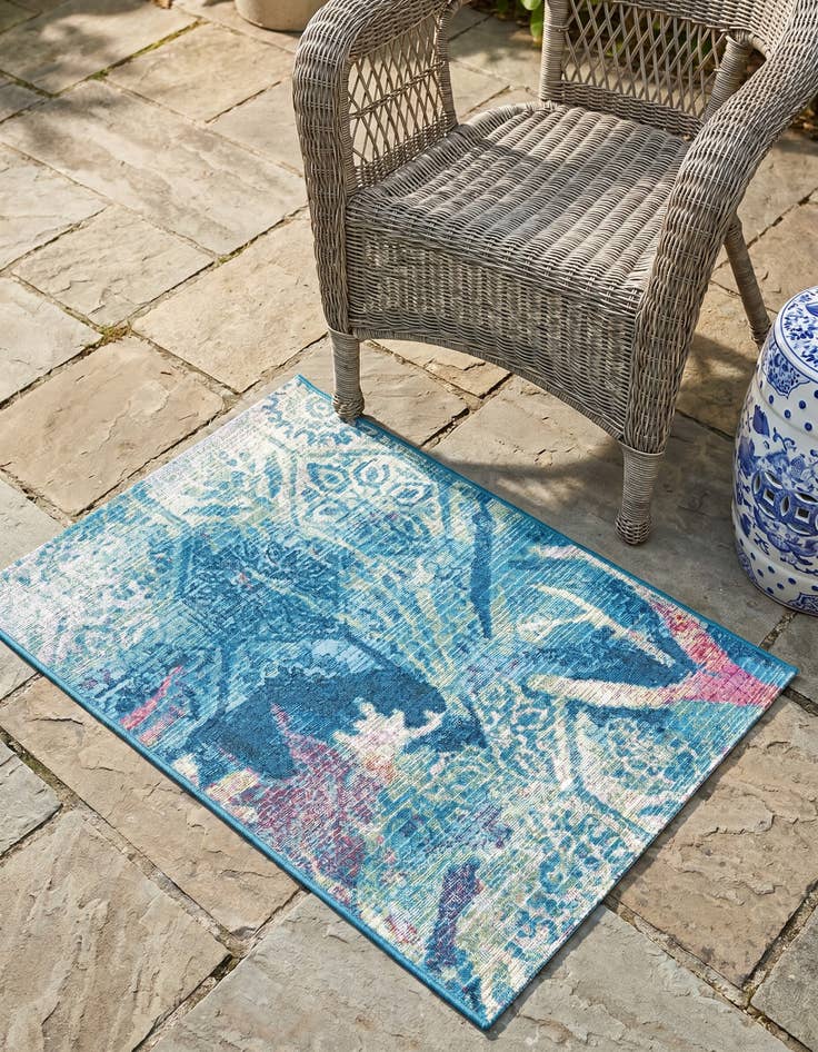 Detail image of 2' x 3' Easy-Clean Coastal Indoor / Outdoor Rug