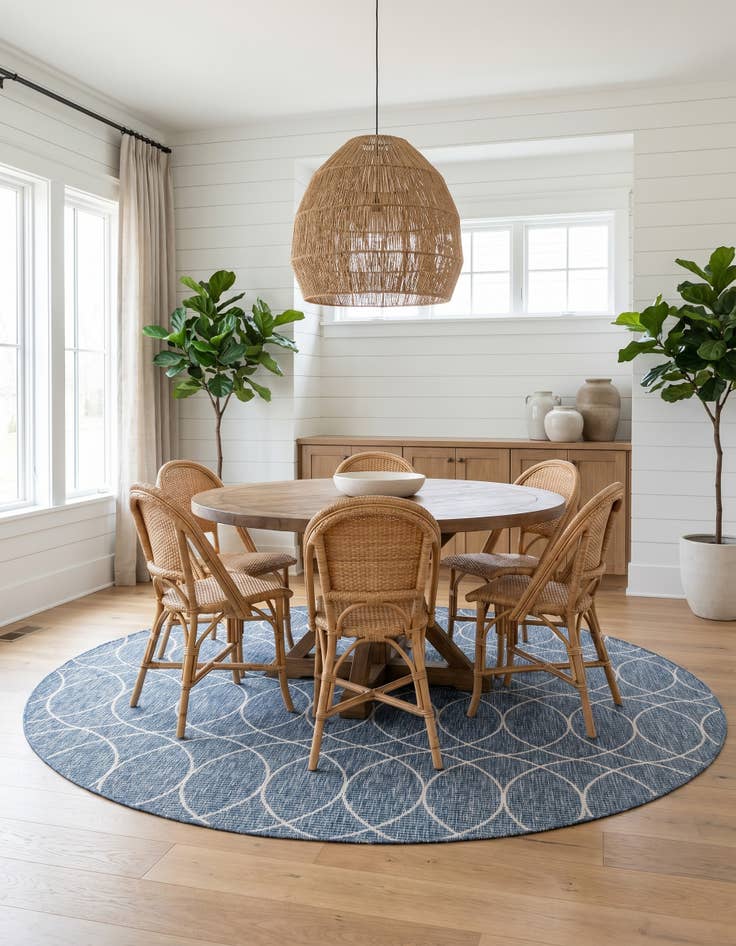 Detail image of 10' x 10' Easy-Clean Trellis Indoor / Outdoor Round Rug
