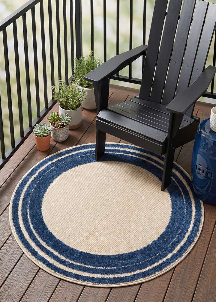 3' 3 x 3' 3 Easy-Clean Aruba Indoor / Outdoor Round Rug