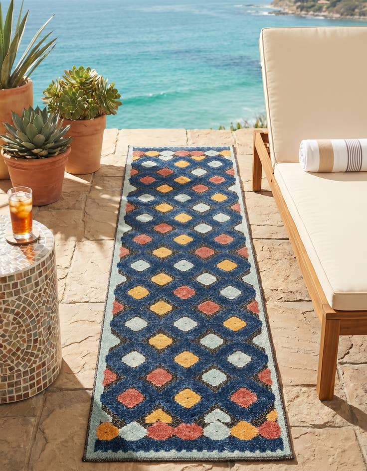 Detail image of 2' x 8' Easy-Clean Belize Indoor / Outdoor Runner Rug