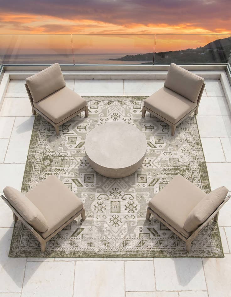 Detail image of 7' 10 x 7' 10 Easy-Clean Aztec Indoor / Outdoor Square Rug