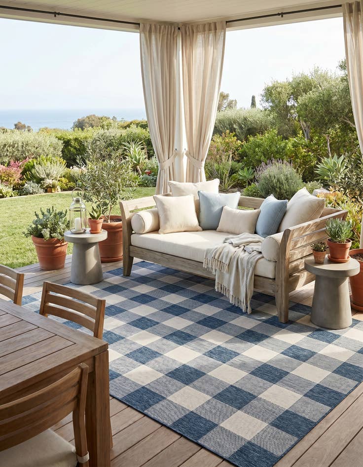 Detail image of 9' x 12' Easy-Clean Checkered Indoor / Outdoor Rug