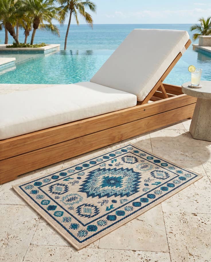 Detail image of 2' x 3' Easy-Clean Baja Indoor / Outdoor Rug