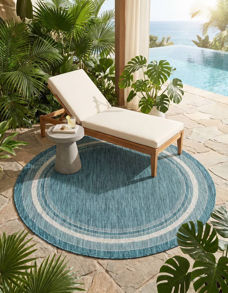 Detail image of 5' 3 x 5' 3 Easy-Clean Border Indoor / Outdoor Round Rug