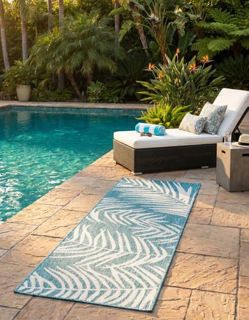 2' x 6' Easy-Clean Botanical Indoor / Outdoor Runner Rug